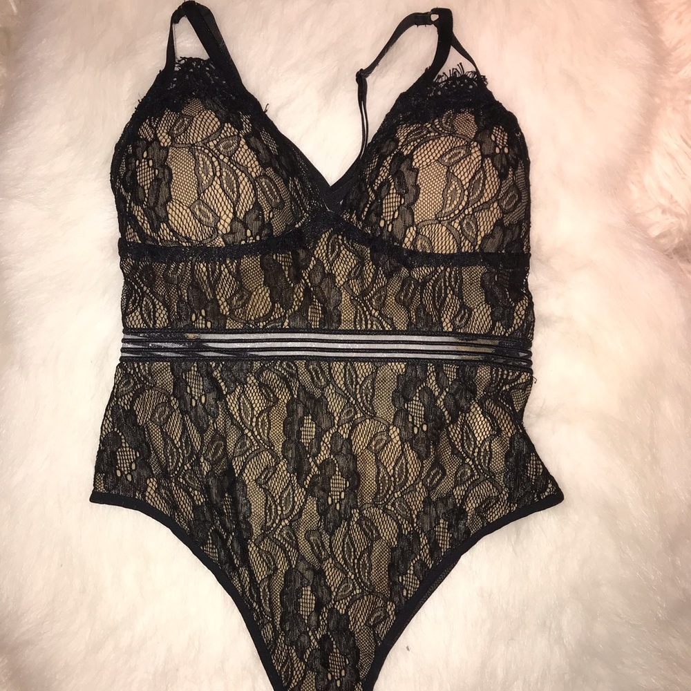 PLT LACE BODYSUIT